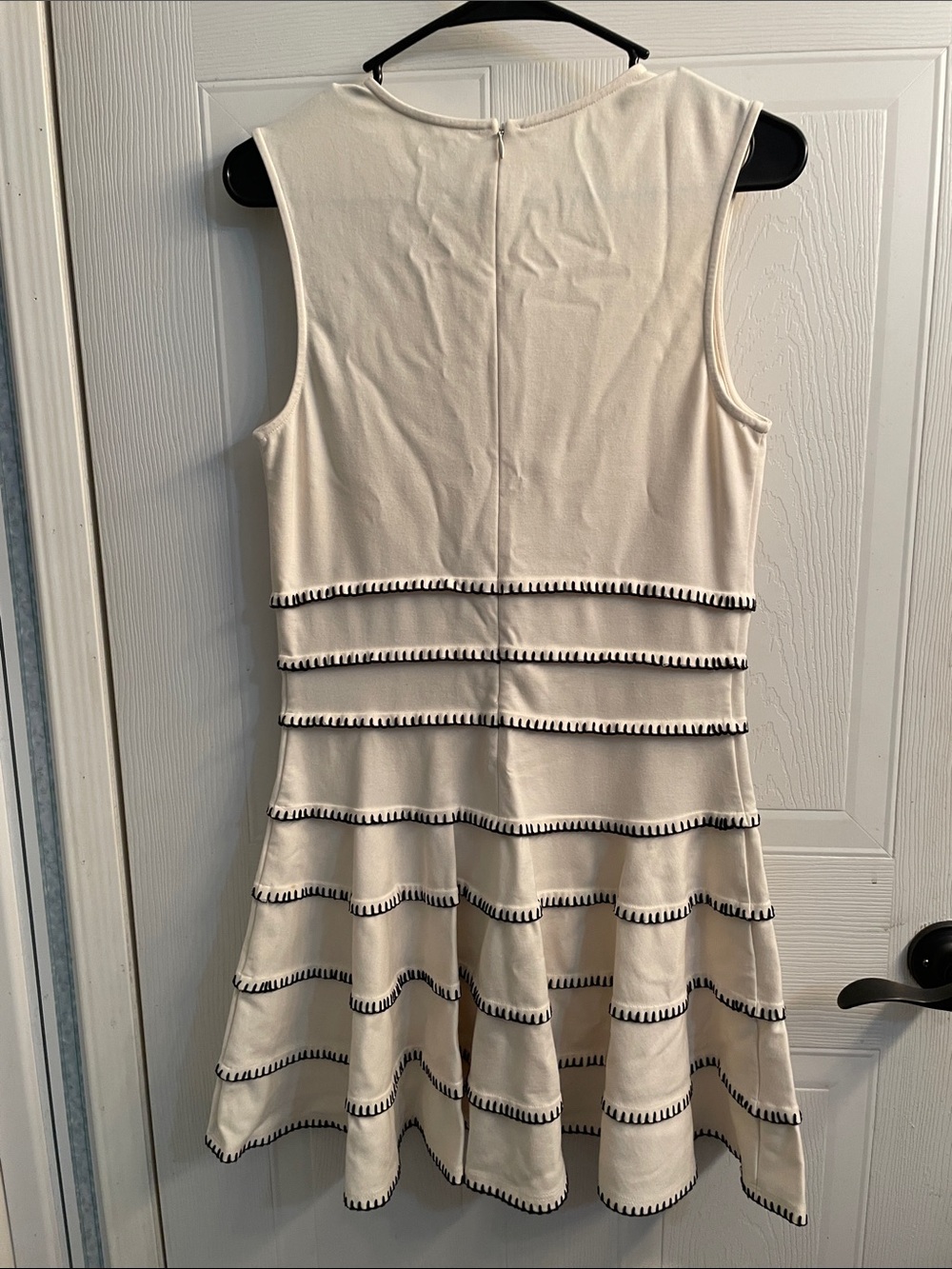 Torn by Ronny Kobo. Cream Sleeveless Tiered Dress with Black Trim. Size 6 - Picture 3 of 4